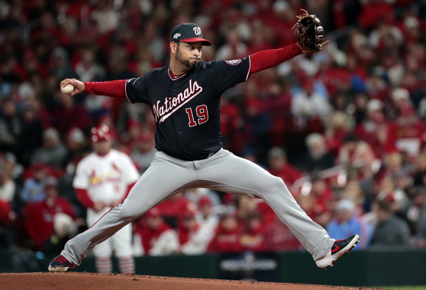 Cardinals, Nationals open NLCS at Busch